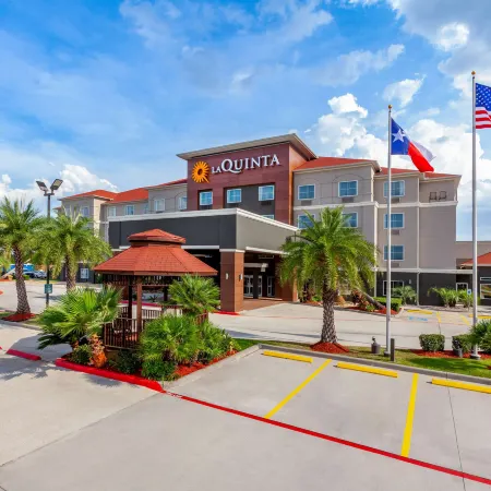 La Quinta Inn & Suites by Wyndham Houston Channelview