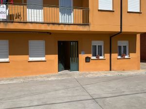 Apartment with 6 Bedrooms in Bermillo de Sayago