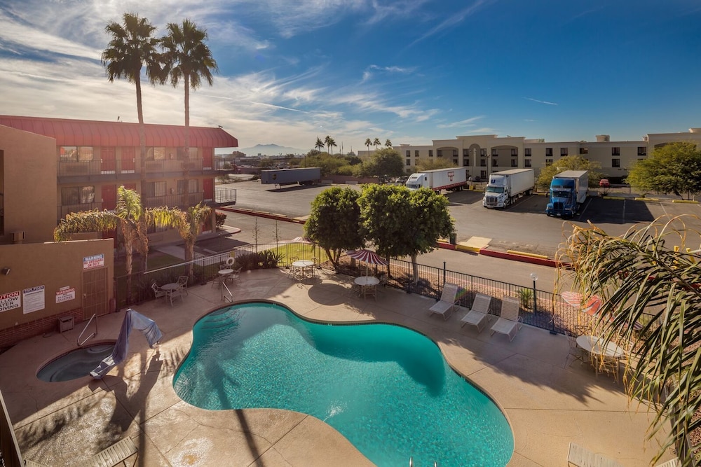 Travelers Inn - Phoenix