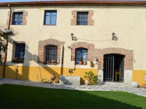 House With 6 Bedrooms in Campo de Cuéllar, With Private Pool and Enclosed Garden