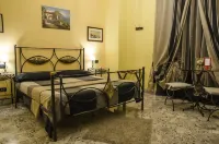 Backpacker Naples
