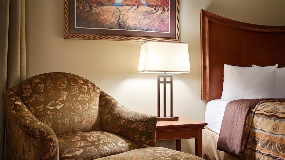 Best Western Plus Grand Island Inn and Suites