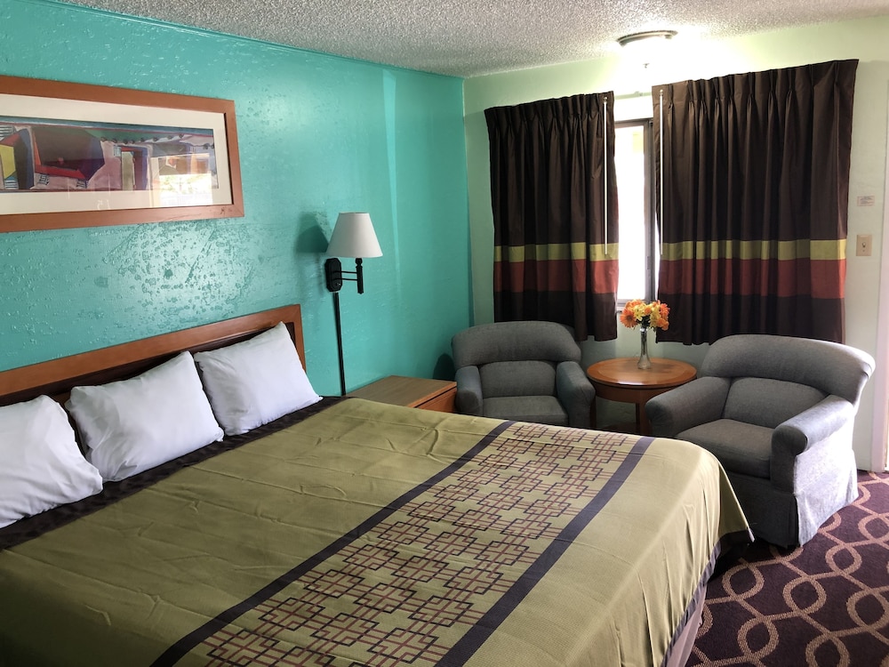 Klamath Motor Lodge