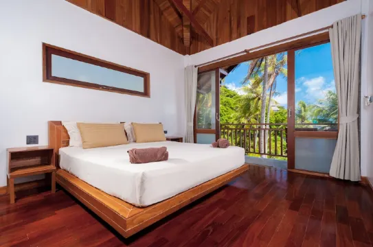 ห้องชาเลต์พร้อมวิวทะเล