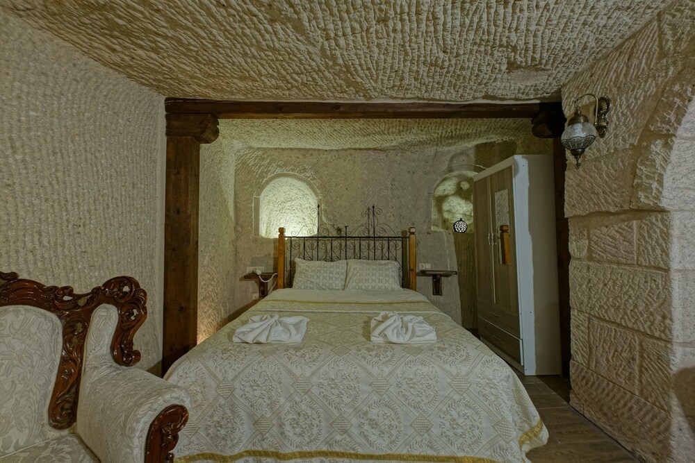 Angel Cave Suite