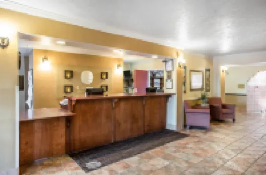 Comfort Inn & Suites Visalia - Sequoia