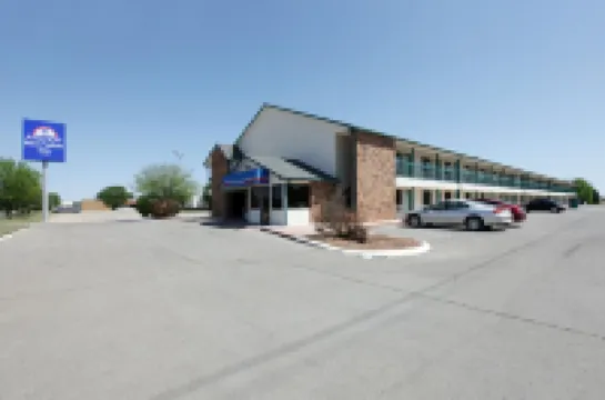 Econo Lodge Inn & Suites Enid South