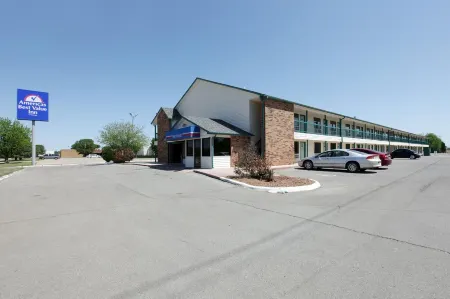 Econo Lodge Inn & Suites Enid South