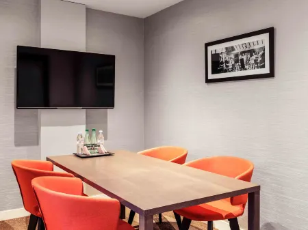 Mercure Paris Montmartre Sacré Coeur Отели рядом с достопримечательностью «Луксорский обелиск»