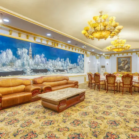 Jilin International Hotel (West Exit of Jilin Railway Station)