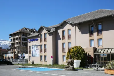 Logis Havvah Hôtel Gap Hotel dekat Chapelle St Louis