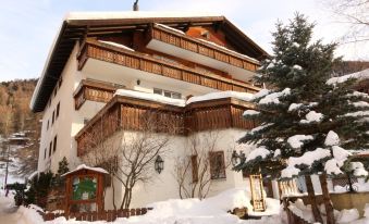 Hotel Alpenroyal