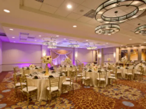 Holiday Inn LONG BEACH AIRPORT by IHG โรงแรมในลองบีช