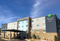 Holiday Inn Express & Suites Macon North