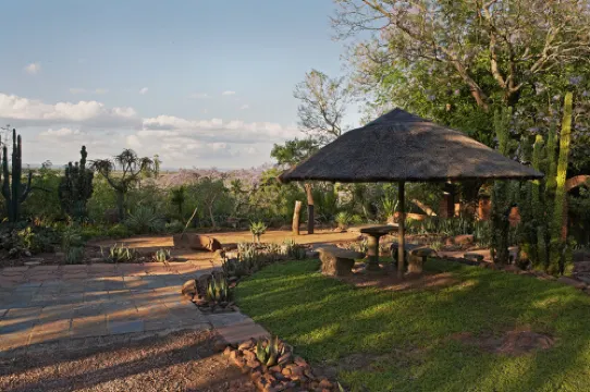 Shangri-La Country Hotel & Spa