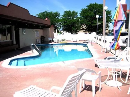 Santa Fe Inn - Pueblo