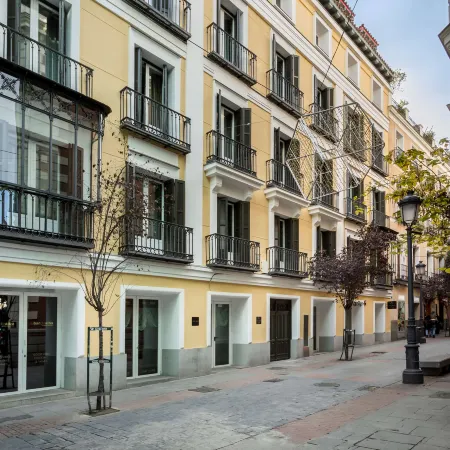 Room Mate Collection Alba, Madrid Отели рядом с достопримечательностью «Квартал Литераторов»