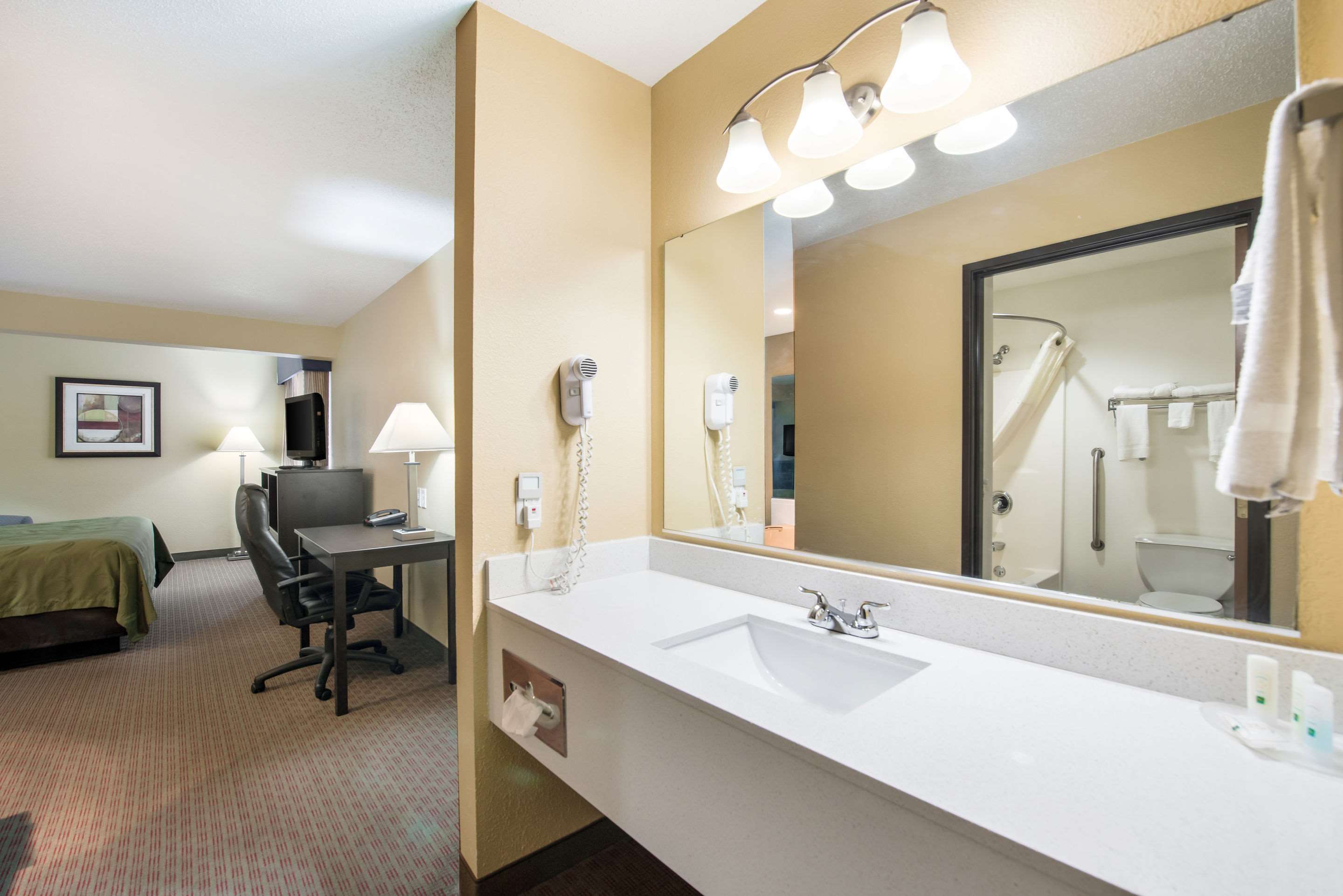 Quality Inn & Suites Menomonie