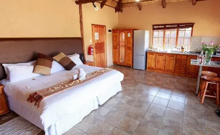 Rain Farm Game Lodge Отели в г. Илембе