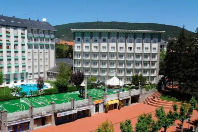 Gran Hotel de Jaca فنادق في La Jacetania