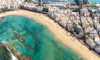 Las Canteras Seaview IV by Canary365