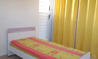 House with 2 Bedrooms in Le Gosier, with Enclosed Garden and Wifi Near the Beach