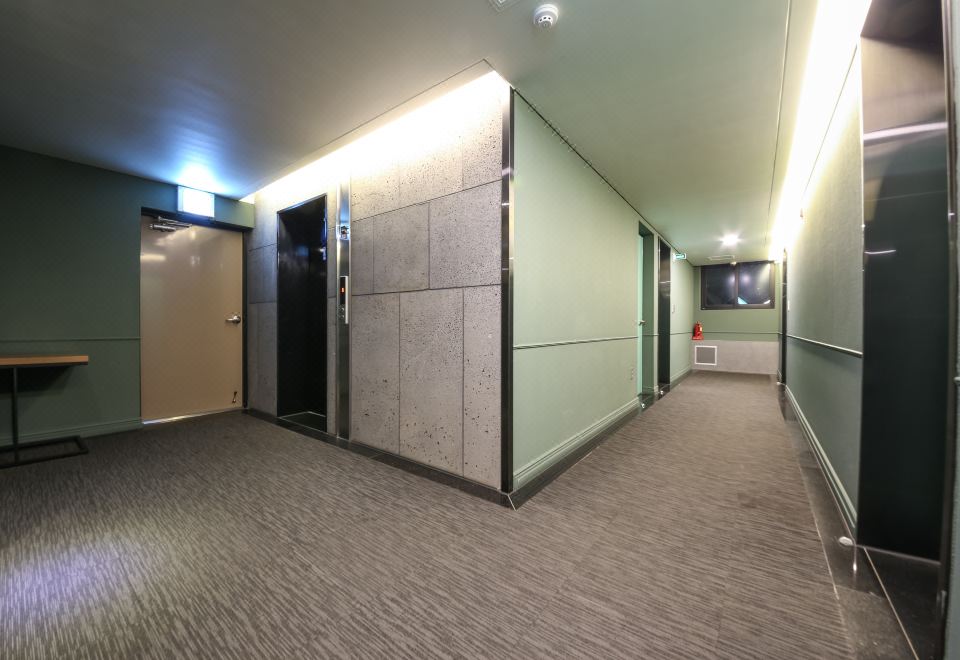 리모델링된 무어호텔 객실 또는 로비 이미지