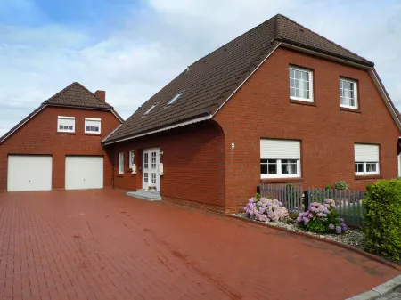 Alina Отели в г. Брокмерланд