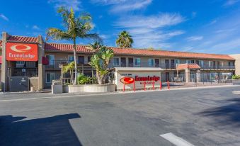 Econo Lodge Inn & Suites Escondido Downtown