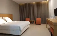 New Mountain Springs Hotel & Resort Hotel dekat Kopi Luwak SAWARGA