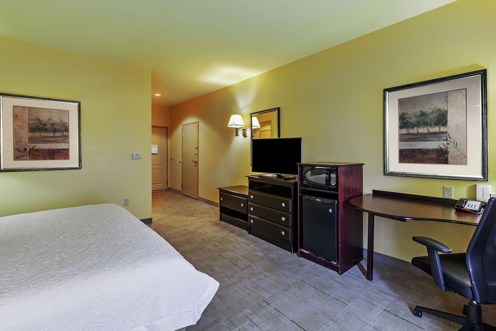 Hampton Inn & Suites Owasso