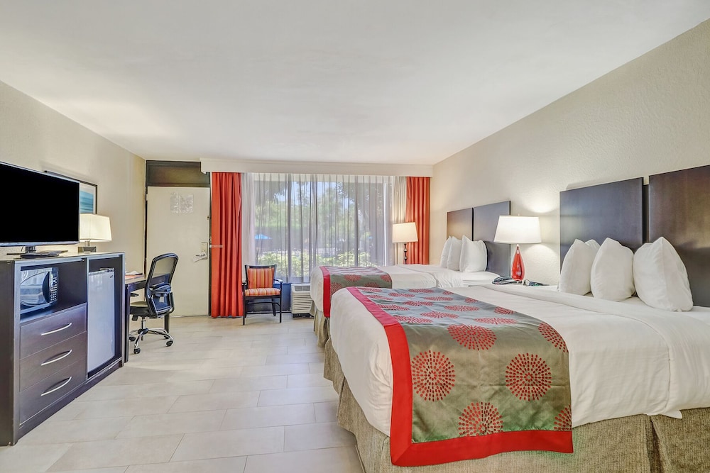 Ramada by Wyndham Naples