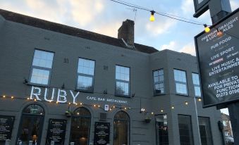 Ruby Pub & Hotel