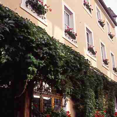 Bayerischer Hof Hotel Exterior