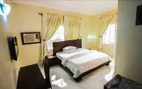 Carabana Hotel & Suites