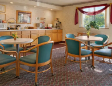 Red Roof Plus+ Belleville