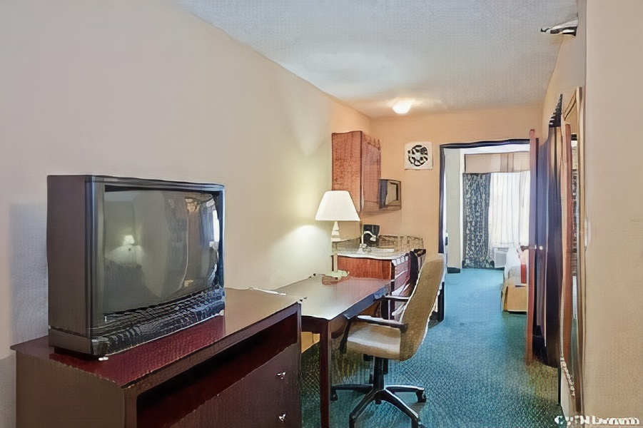 Best Western Plus Liberal Hotel & Suites