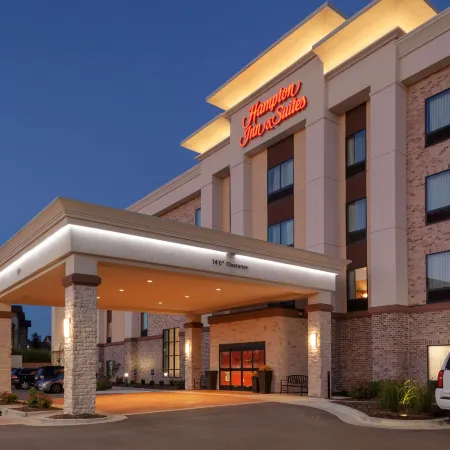 Hampton Inn & Suites Overland Park South