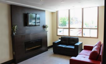 Days Inn & Suites by Wyndham North Bay Downtown