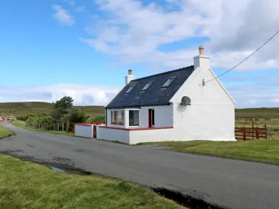 Flo Anndra Hotels near Sgurr a Ghreadaidh and Sgurr a Mhadaidh