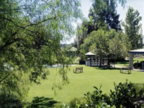 Crowne Plaza HAWKESBURY VALLEY by IHG ウィンザーのホテル