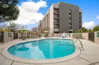 La Quinta Inn & Suites by Wyndham Rancho Cordova Sacramento - parking