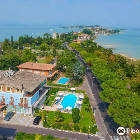 Hi Hotels Sirmione - Lakeview Pool