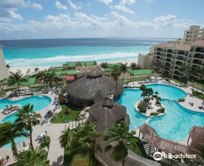 Emporio Cancun - Buy All Inclusive Option Hotel dekat Playa Linda