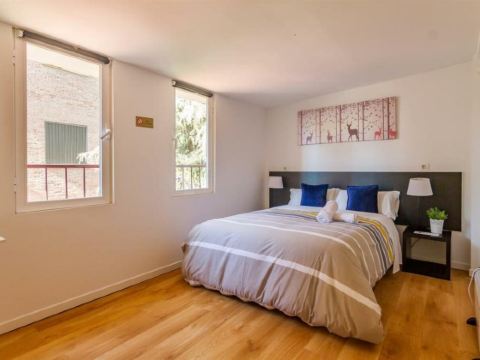 Ayz Javier Cabrini - Auto Check-in Property