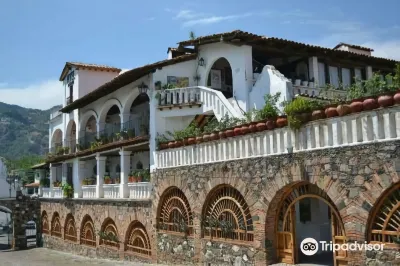 Posada de la Mision, Hotel Museo y Jardin فنادق في 