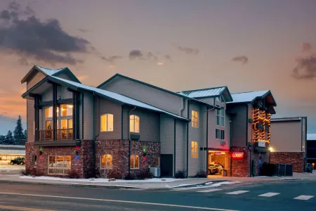 Cedar Street Hotel & Suites Отели в г. Сагл