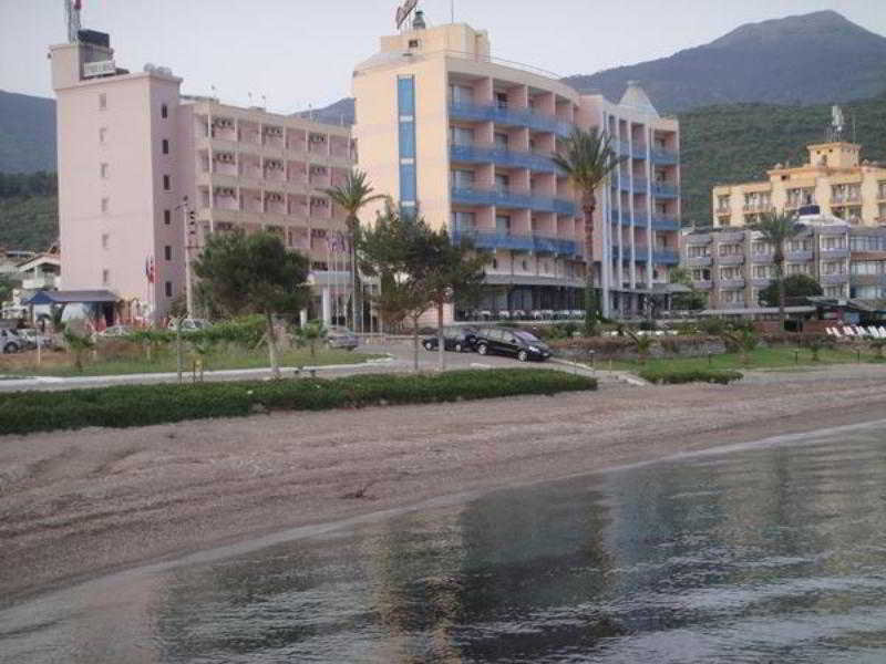 Kalamaki Beach Hotel