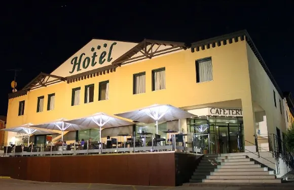 費里亞別墅酒店