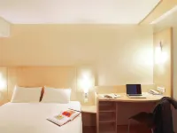 Motel 6 Fresno, CA Hotels near Fresno Chaffee Zoo